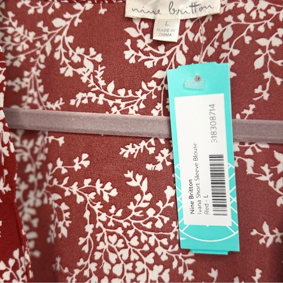 Nine Britton Brick Red and White Floral Blouse - Picture 2 of 3